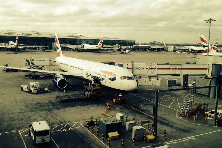 avión British Airways aeropuerto