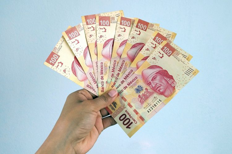 billetes de 100 pesos mexicanos