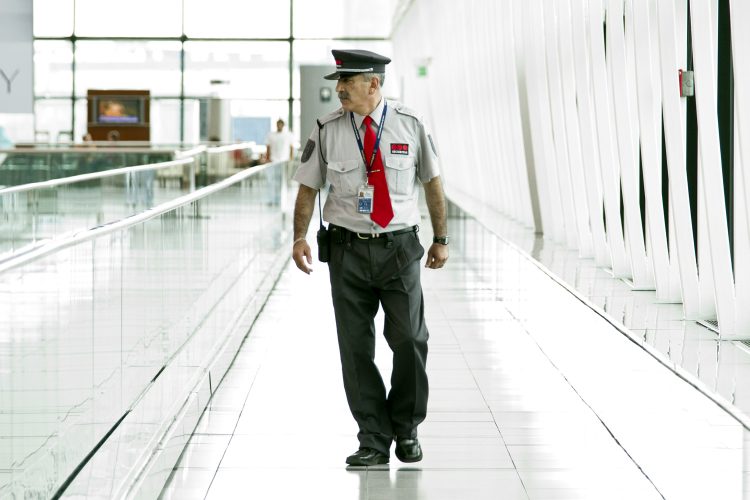 vigilante Securitas aeropuerto Ezeiza Buenos Aires