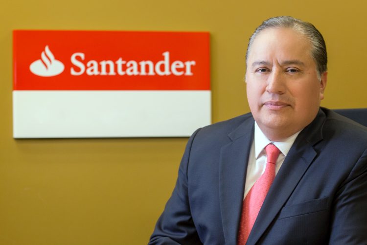 Víctor Hugo Ramos Ortiz Banco Santander México despacho