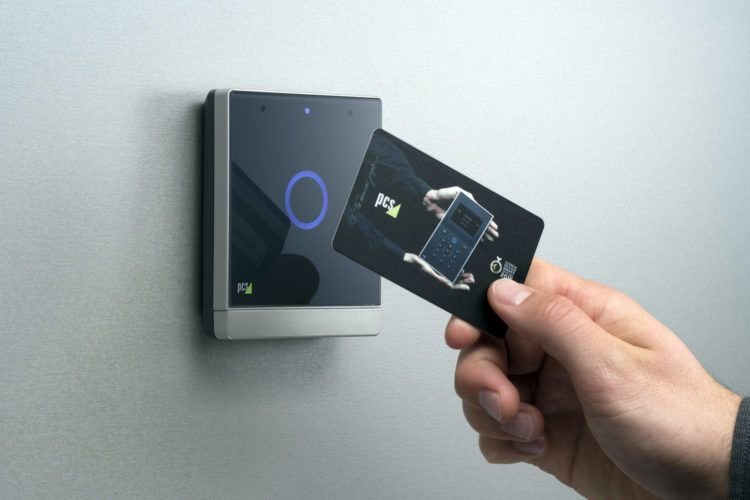 control de accesos tarjeta RFID sin contacto