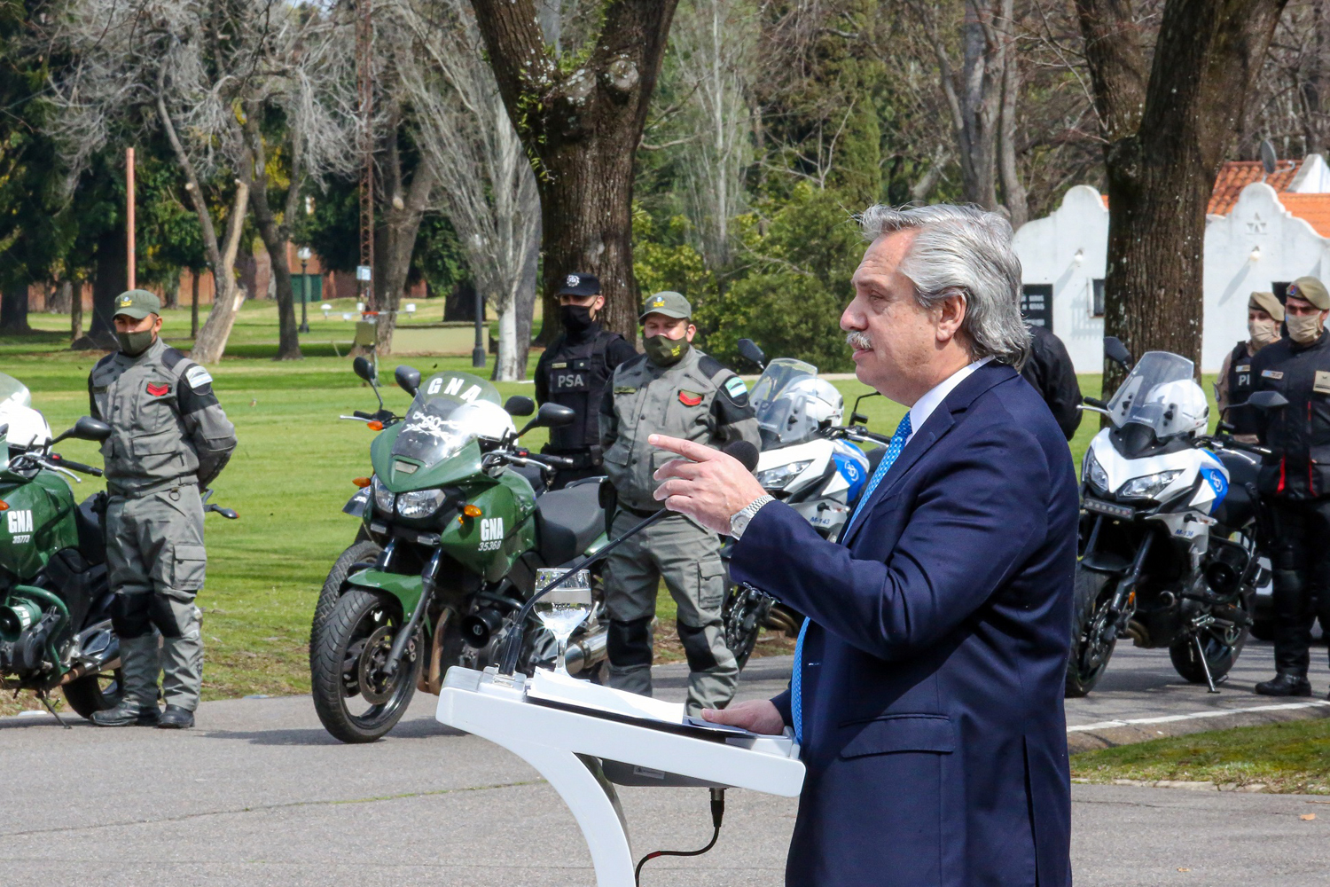 Alberto Fernández presenta el programa de seguridad pública para la Provincia de Buenos Aires en la Quinta de Olivos