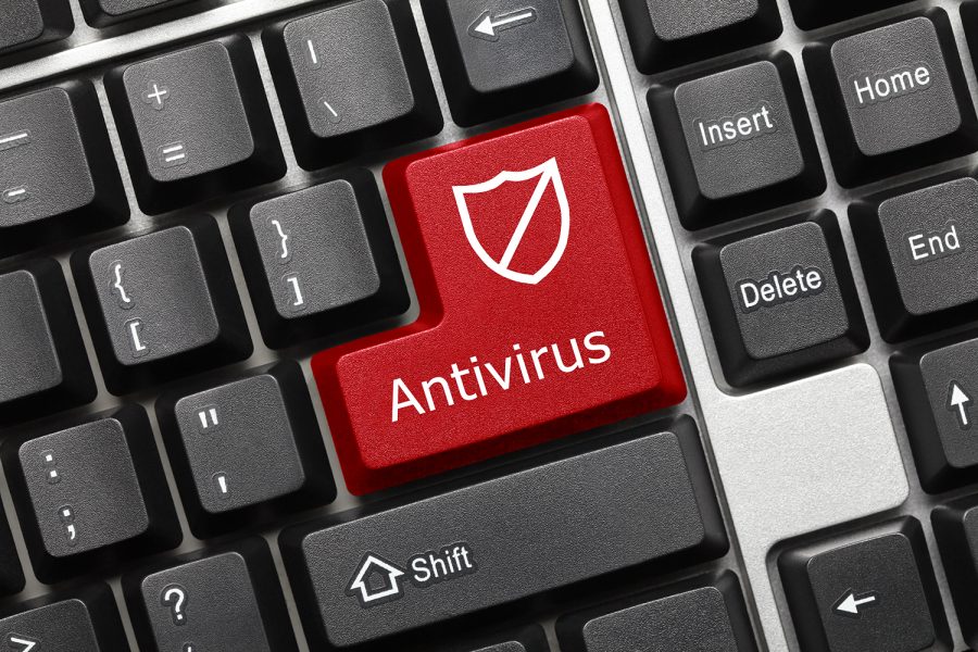 ciberseguridad tecla de antivirus en el teclado de un ordenador