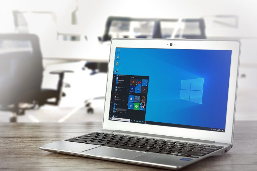 ordenador portátil con productos de Microsoft