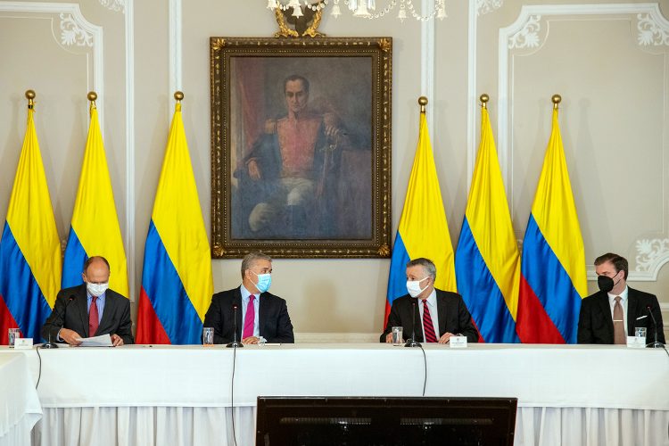 mesa de trabajo entre Iván Duque y Philip Goldberg