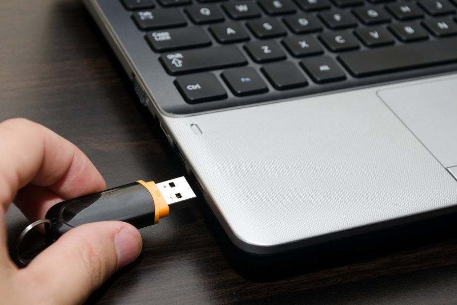 las memorias USB representan un riesgo en materia de ciberseguridad