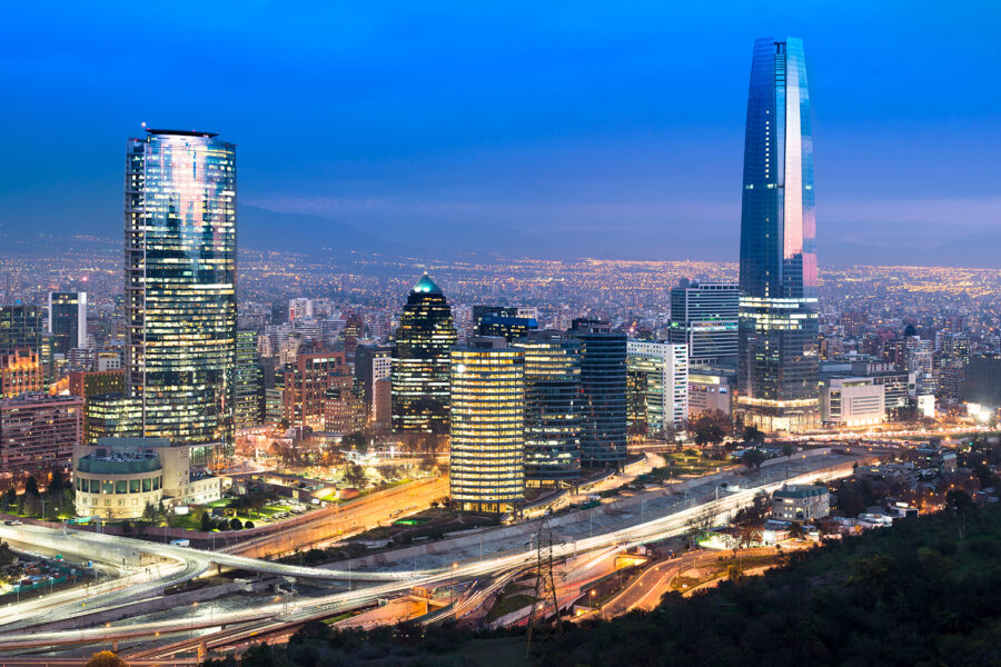 vista nocturna de Santiago de Chile