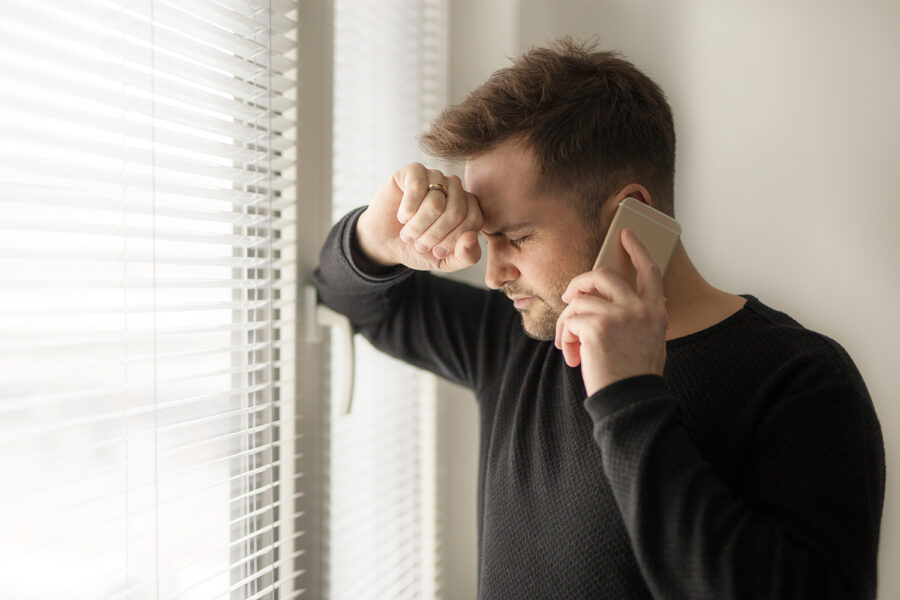 un hombre es víctima de una extorsión telefónica