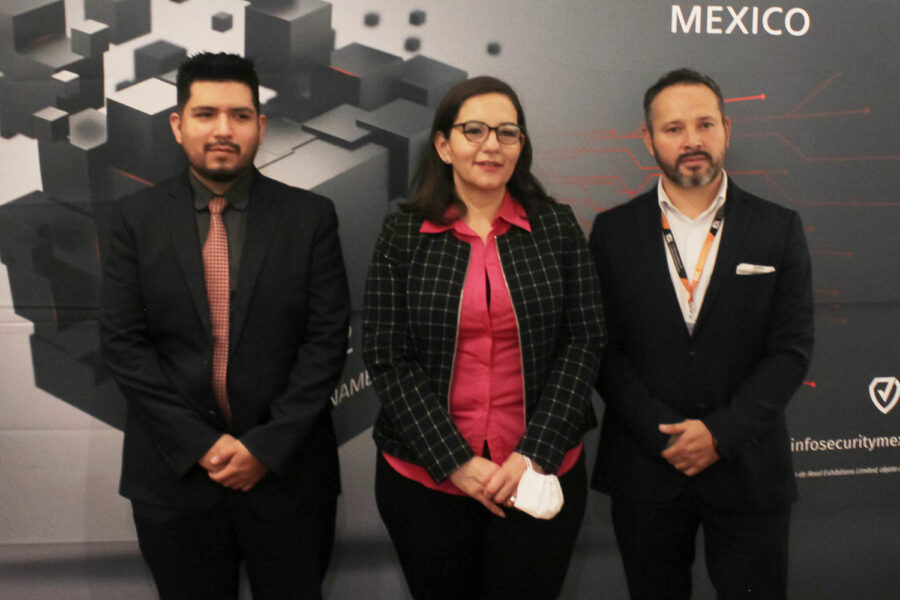 De izquierda a derecha: Enrique Herrera, Gabriela Reynaga y Luis Zúñiga en la presentación de Infosecurity Mexico 2022