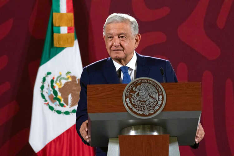 El presidente mexicano Andrés Manuel López Obrador durante una mañanera en 2022
