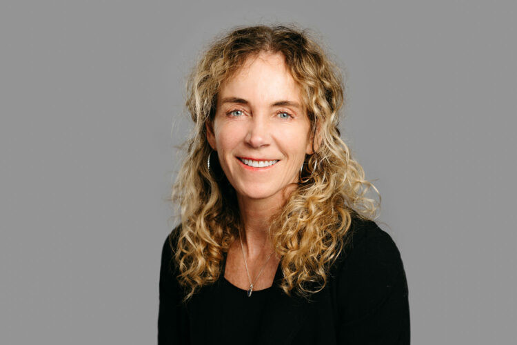 Laura O’Brien, directora de Ingresos de Cloudastructure.