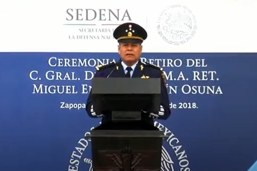El general Miguel Enrique Vallín Osuna, nuevo director de AFAC, en su ceremonia de retiro.