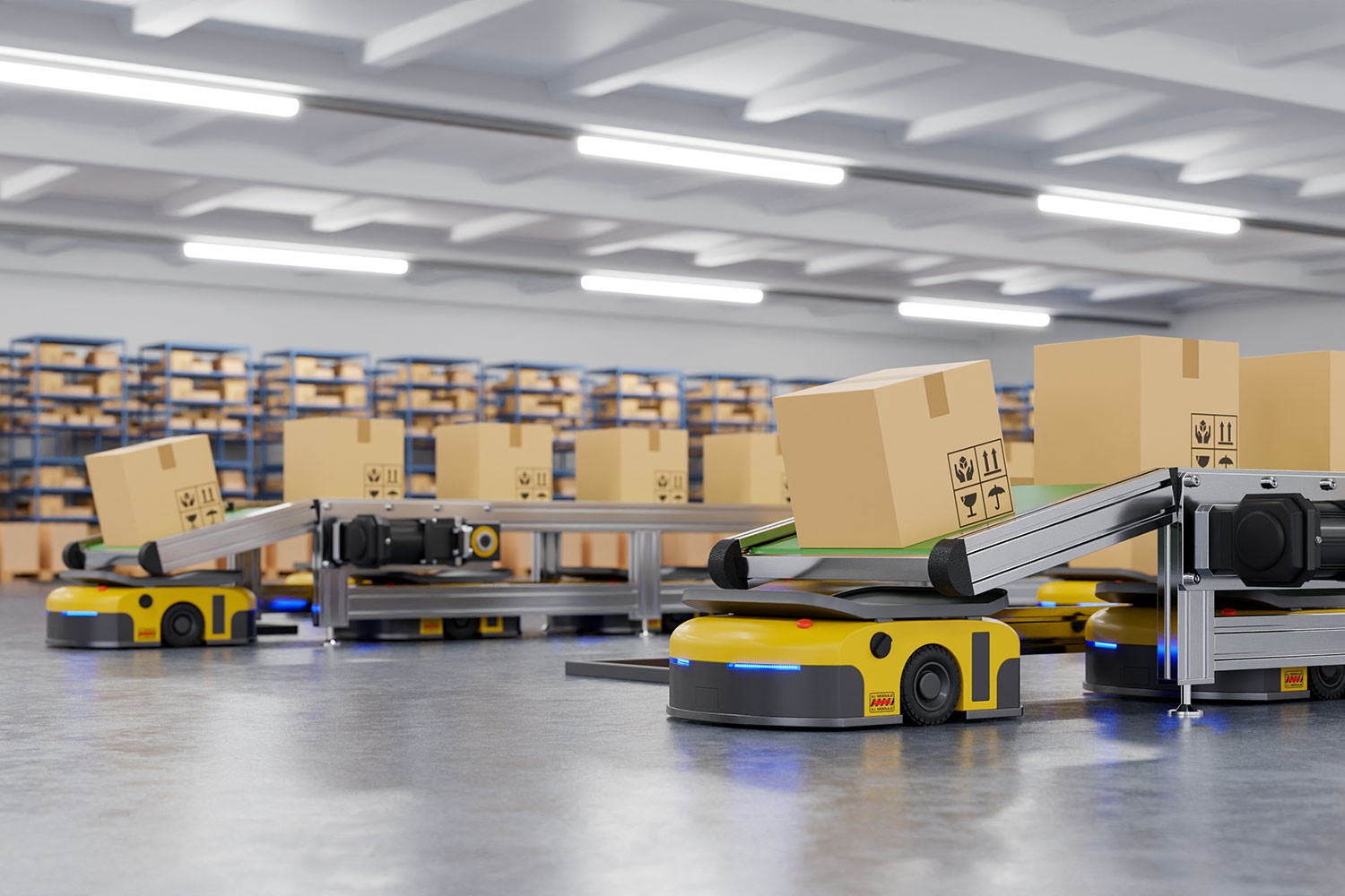robots trasladan y clasifican cajas en un almacén logístico