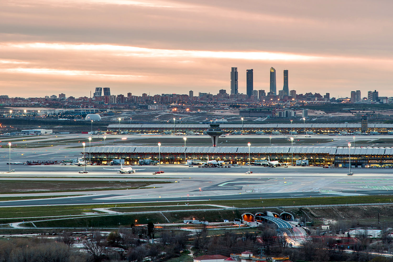 vista panorámica del aeropuerto Adolfo Suárez Madrid-Barajas