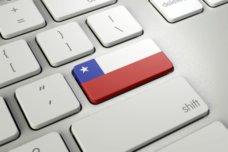 bandera de Chile en el teclado de un ordenador