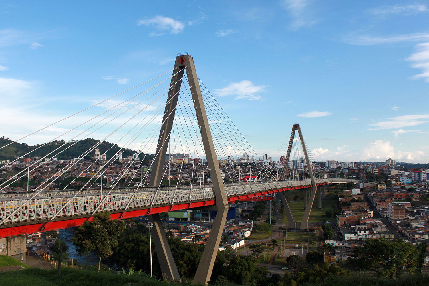 viaducto César Gaviria Trujillo en Pereira, Colombia