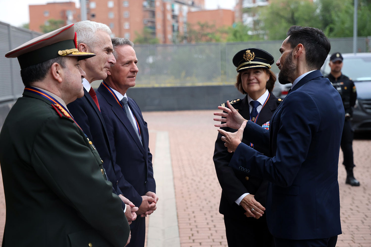 Rafael Pérez, secretario de Estado de Seguridad de España, intercambia impresiones con los representantes de Ameripol, Interpol, Europol y Policía Nacional