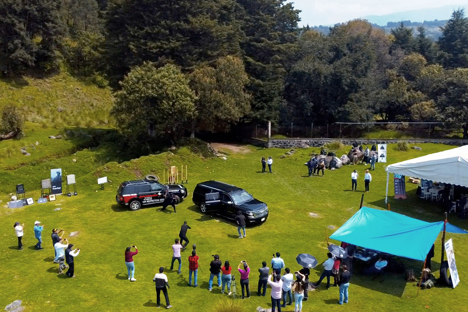 ejercicio de protección a un ejecutivo en un evento organizado por el CNB en México