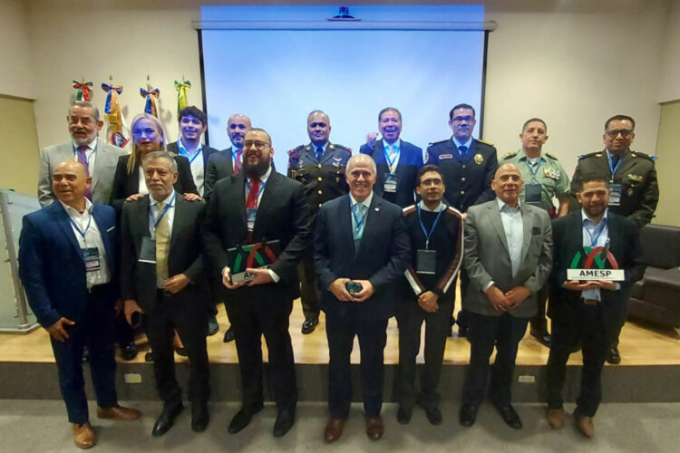 Participantes del Foro Internacional de Ciberseguridad e Inteligencia organizado por AMESP en Monterrey.