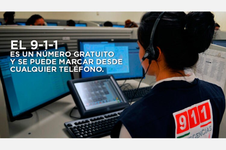 un operador telefónico del 911 del C5 de la Ciudad de México