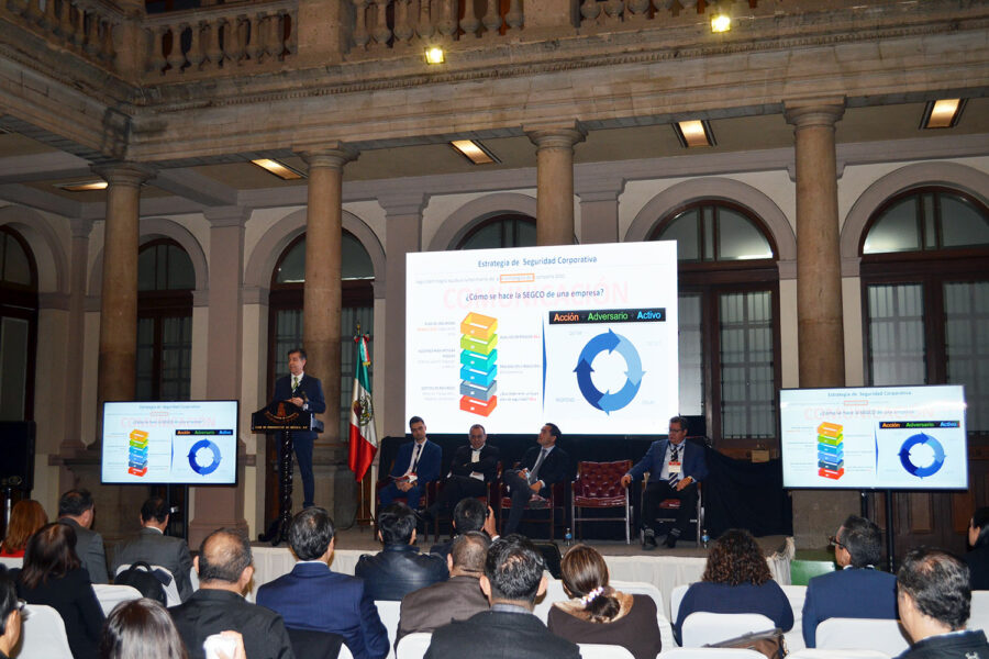 Juan Ramón Cánovas (Iberdrola México), Juanjo Arenas Sanz (‘Ciberilatam’ y ‘Red Seguridad’), Jorge Castro (Rodhe Security), José Luis Calderón (Eximco) y Raúl Valadez (Repsol México) en el V Congreso Mexicano PIC.