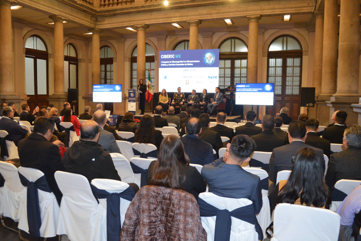 Publico del Congreso de Ciberseguridad en Infraestructuras Críticas y Servicios Esenciales de México, organizado por Ciberilatam en diciembre de 2023.
