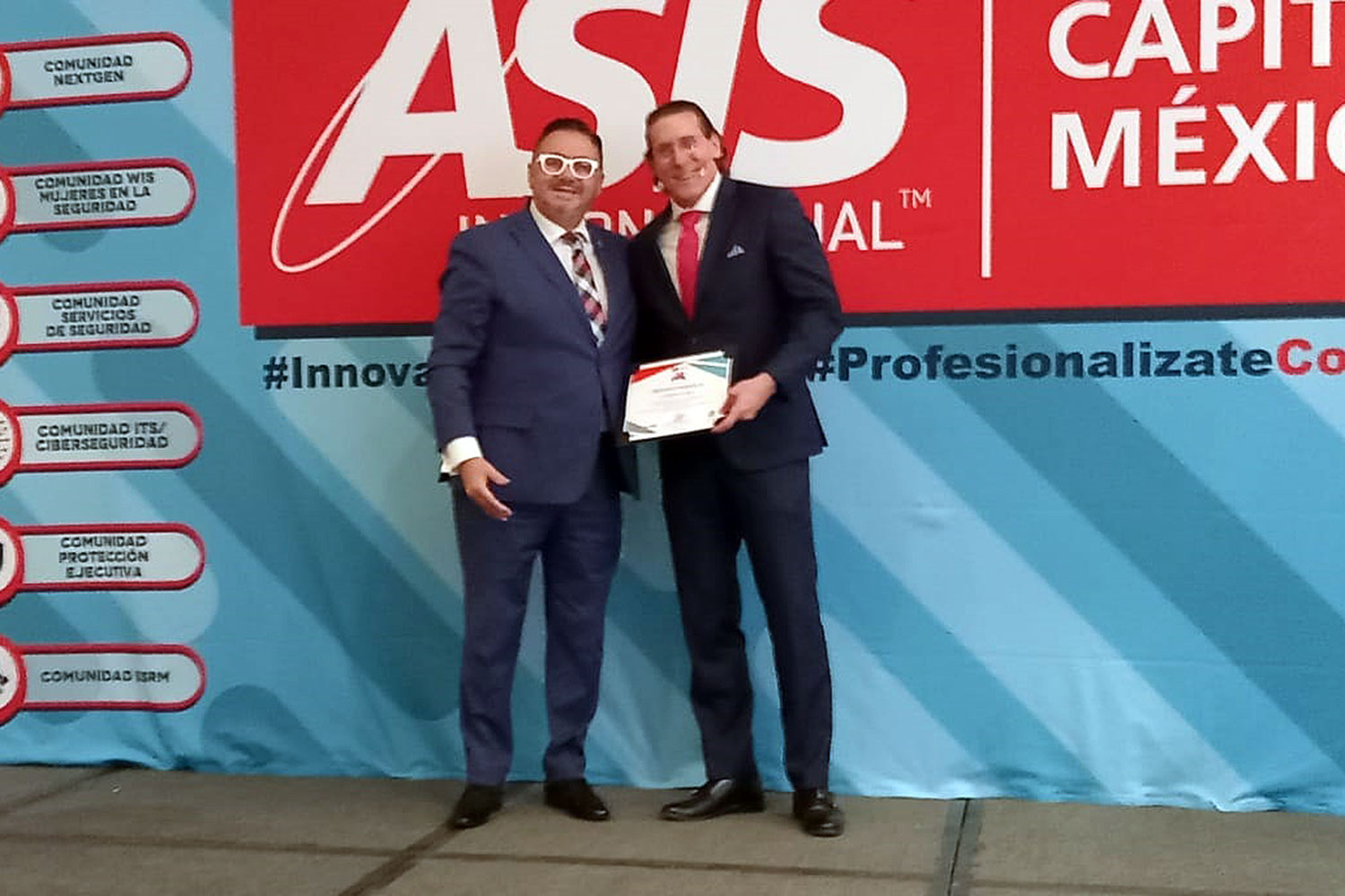 José Luis Alvarado, presidente de ASIS Capítulo México, y Guillermo Salas