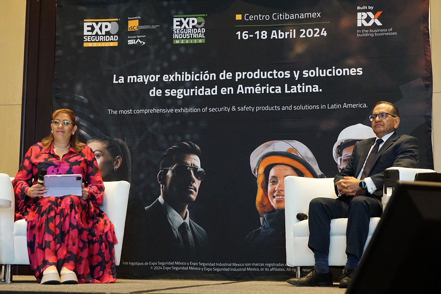 Perla Ortega Porcayo y Héctor Romero en la rueda de prensa de Expo Seguridad México 2024