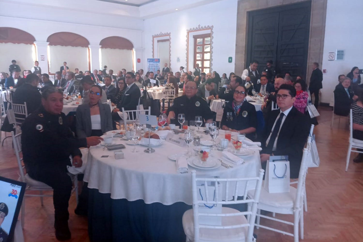 Personal de la Subsecretaría de Participación Ciudadana y Prevención del Delito de la CDMX en la reunión de ASIS Capítulo México