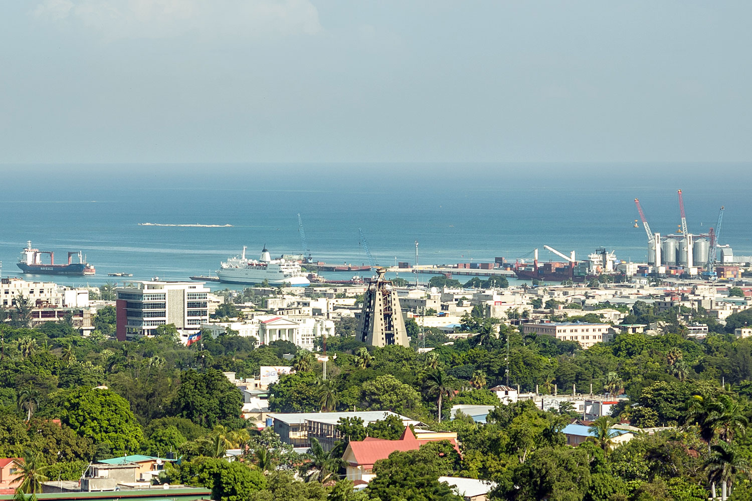 Vistas de la zona portuaria de Puerto Príncipe, la capital de Haití