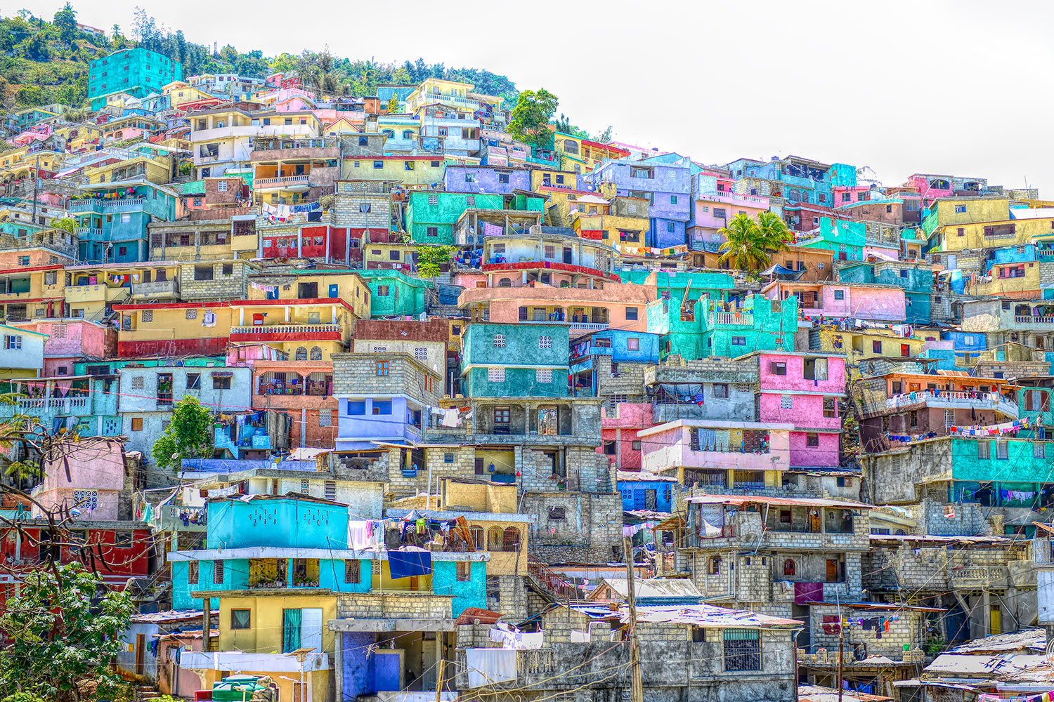 Un barrio de viviendas precarias ubicado en una ladera de Puerto Príncipe
