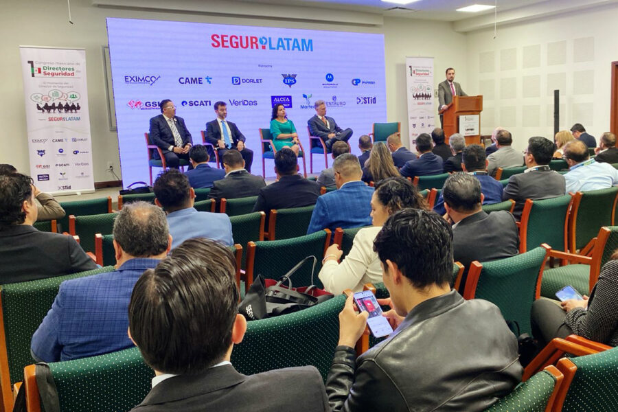 De izquierda a derecha: José Luis Alvarado (ASIS Capítulo México), David Romero (Comisión de Seguridad de la Cámara Española de Comercio en México), Ana Luisa Guzmán (AMEXSI), Fernando Martín Gómez Villarreal (Gentera) y Javier Borredá García (‘Segurilatam’) en la inauguración del I Congreso Mexicano de Directores de Seguridad