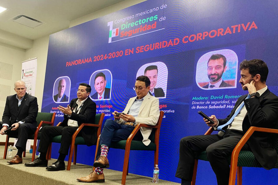De izquierda a derecha: Antonio Gaona (Codere México), Francisco Villegas (Christus Muguerza), Dagoberto Santiago (PepsiCo) y David Romero (Banco Sabadell en México) en el I Congreso Mexicano de Directores de Seguridad