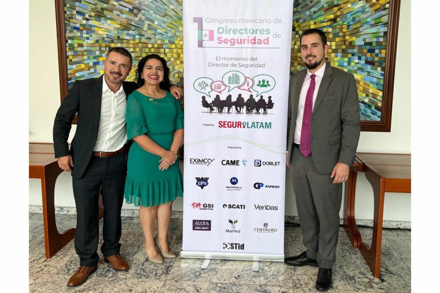 De izquierda a derecha: Jorge Uribe (Grupo IPS), Ana Luisa Guzmán (AMEXSI) y Javier Borredá García (‘Segurilatam’) en el I Congreso Mexicano de Directores de Seguridad.