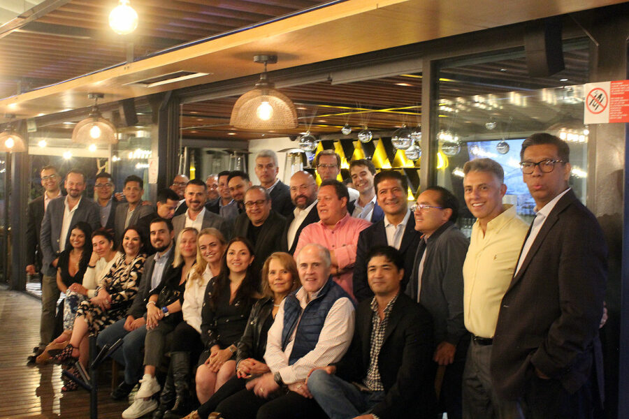 El equipo de ‘Segurilatam’ y los profesionales de la seguridad durante una cena previa al Congreso Mexicano de Directores de Seguridad
