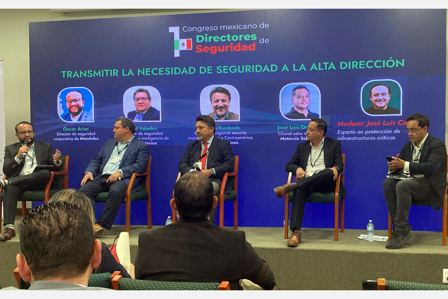 De izquierda a derecha: Óscar Arias (Mondelēz International), Raúl Valadez (Repsol México), Ricardo Escobedo (Delta Air Lines), José Luis Ordoñez (Motorola Solutions) y José Luis Calderón (Eximco) en el Congreso Mexicano de Directores de Seguridad organizado por Segurilatam