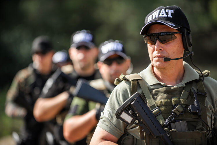 entrenamiento de un equipo policial SWAT