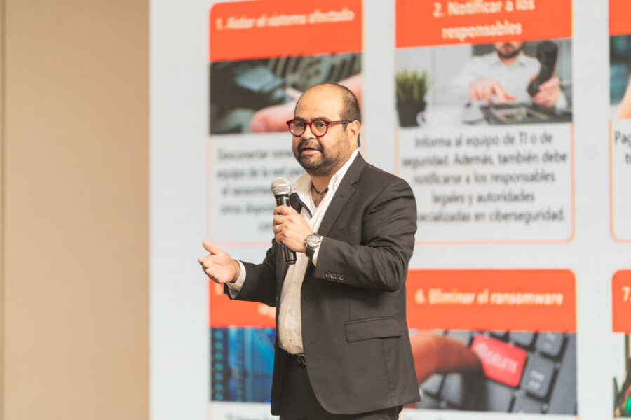Ponencia durante Digital Shield 2025.