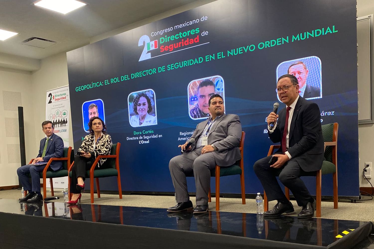 De izquierda a derecha: Juan Ramón Cánovas (Iberdrola México), Dora Cortés (L’Oreal), Juan Raúl Chin (HP) y Mario Arroyo (Instituto Iberoamericano de Liderazgo en Seguridad Privada SC) en el panel ‘Geopolítica: el rol del director de Seguridad en el nuevo orden mundial’ del II Congreso Mexicano de Directores de Seguridad