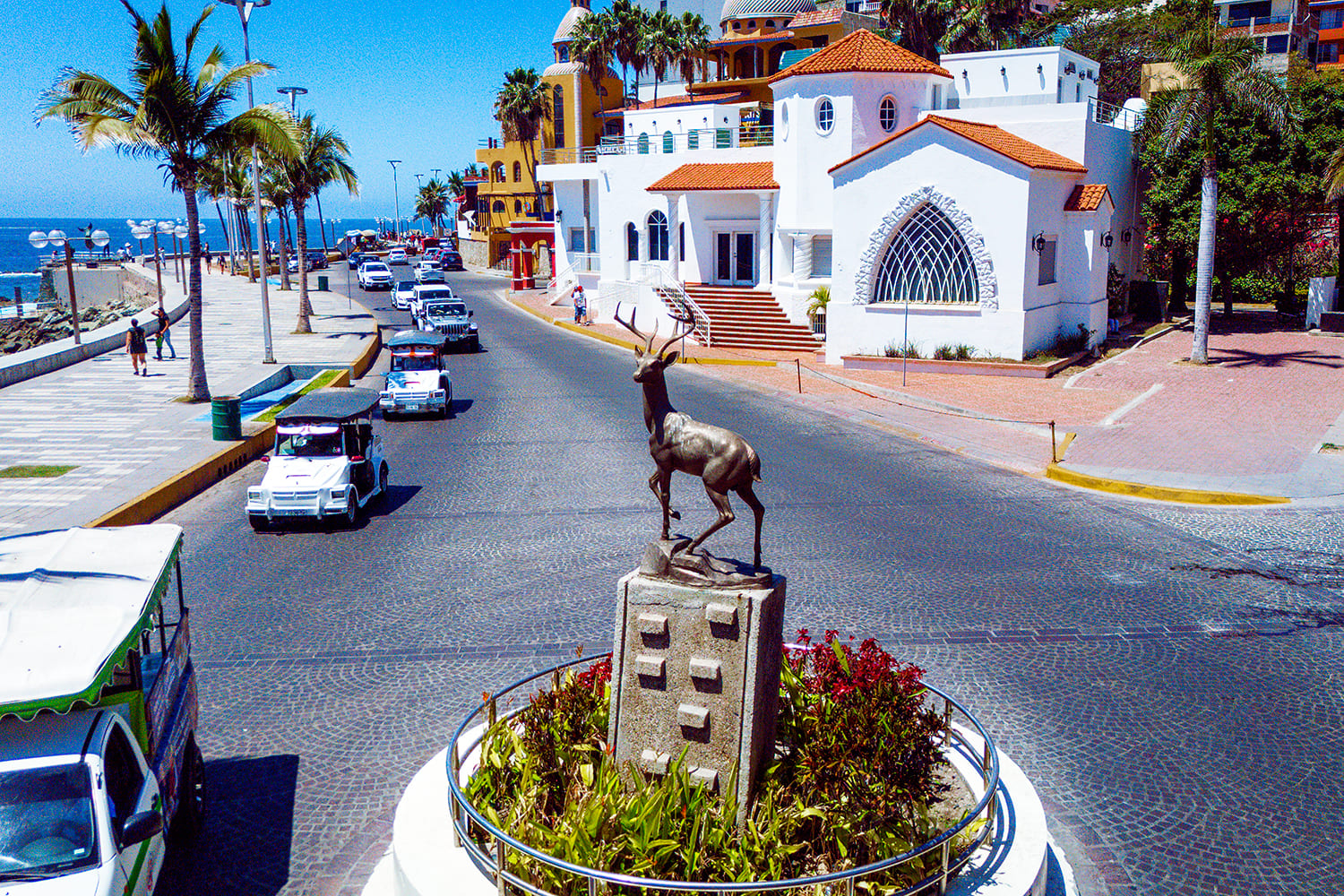 imagen de la estatua de un venado en Mazatlán, Sinaloa