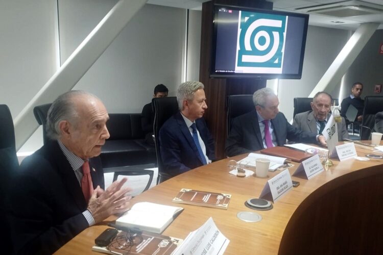 Un momento de la presentación del libro ‘Hacia una visión integral del interés supremo de la nación’ sobre la seguridad nacional en México.