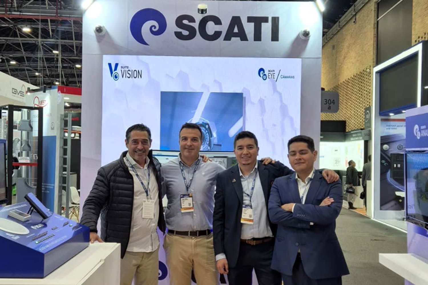 Equipo de SCATI presente en la Feria Internacional de Seguridad ESS+ 2025 celebrada en Corferias (Bogotá, Colombia).