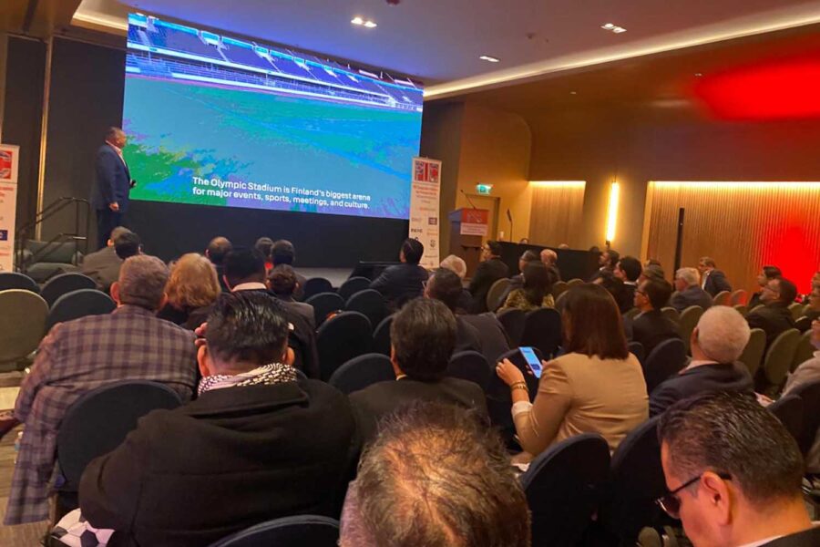 un panelista imparte una ponencia en el VII Congreso Mexicano de Protección de Infraestructuras Críticas