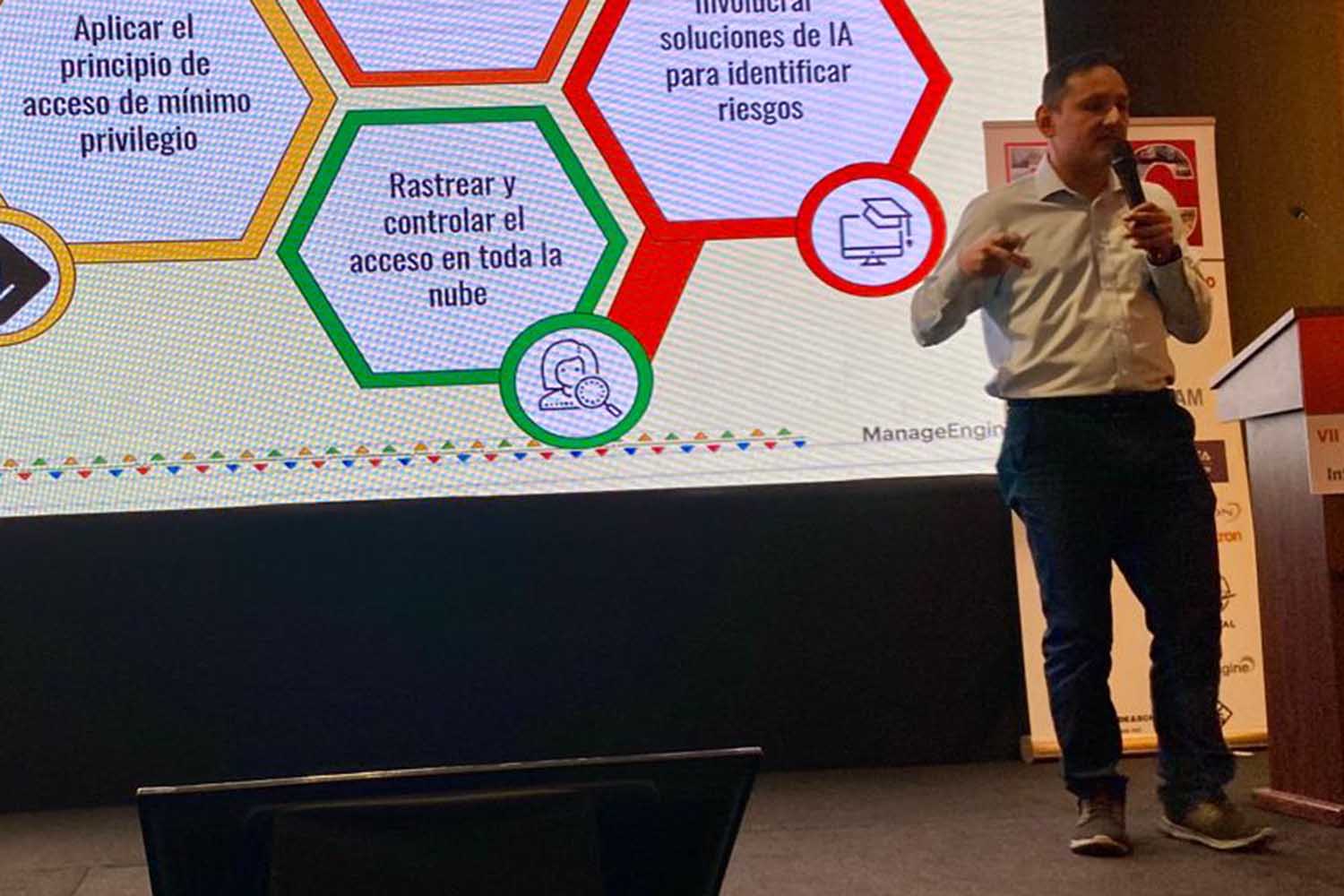 Darwin Bejarano, Strategic Account Manager Senior en ManageEngine, en el VII Congreso Mexicano PIC