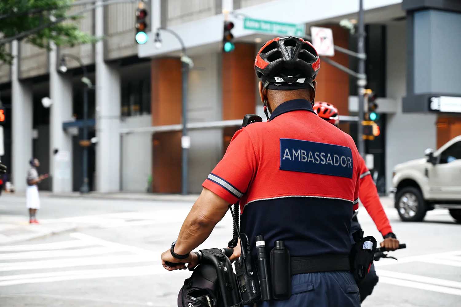 Un integrante de la Ambassador Force en Atlanta, Estados Unidos