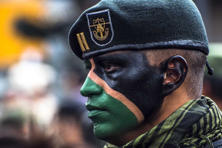 un militar del grupo de élite los Murciélagos del ejército mexicano