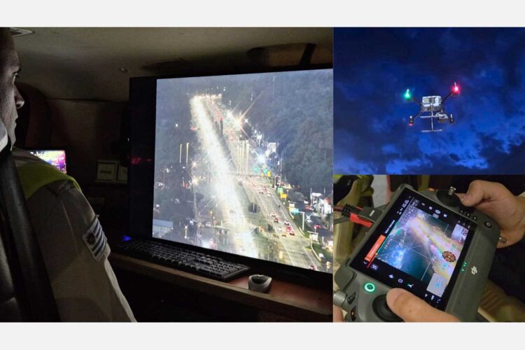 Un agente supervisa en tiempo real el tráfico a través de imágenes captadas por un dron operado por la Policía Caminera.