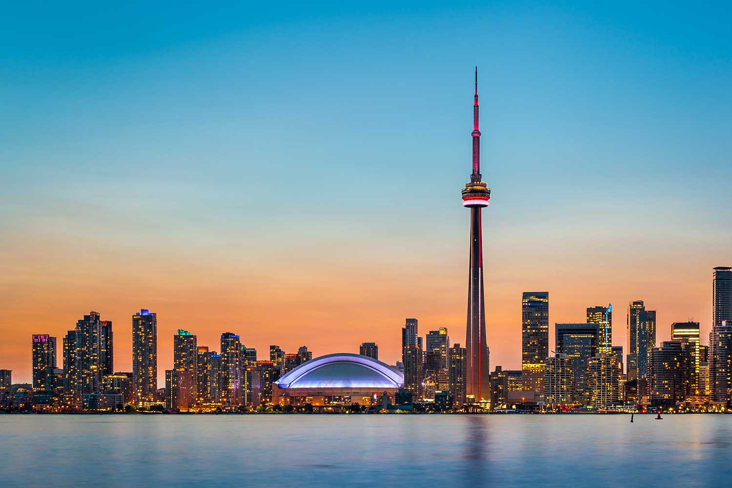 La icónica Torre CN preside el ‘skyline’ de la ciudad de Toronto