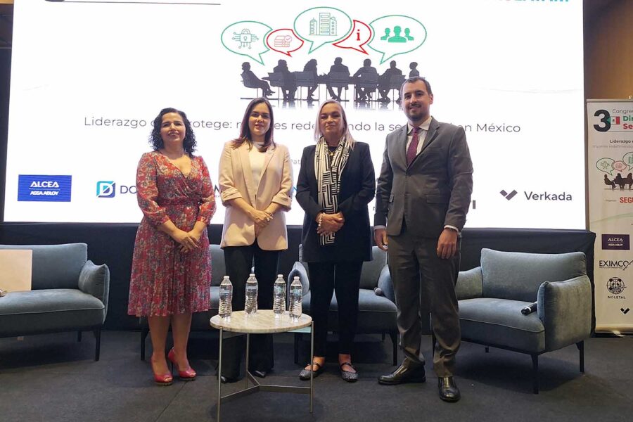 De izquierda a derecha: Ana Luisa Guzmán, presidenta de ASIS Capítulo México 217, Coral Meza, representante GEMARC, Verónica Torres Landa, directora general de AMESP, y Javier Borredá García, director de ‘Segurilatam’, en el III Congreso Mexicano de Directores de Seguridad
